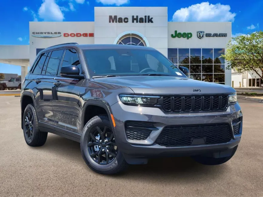 2025 Jeep Grand Cherokee Altitude photo 1