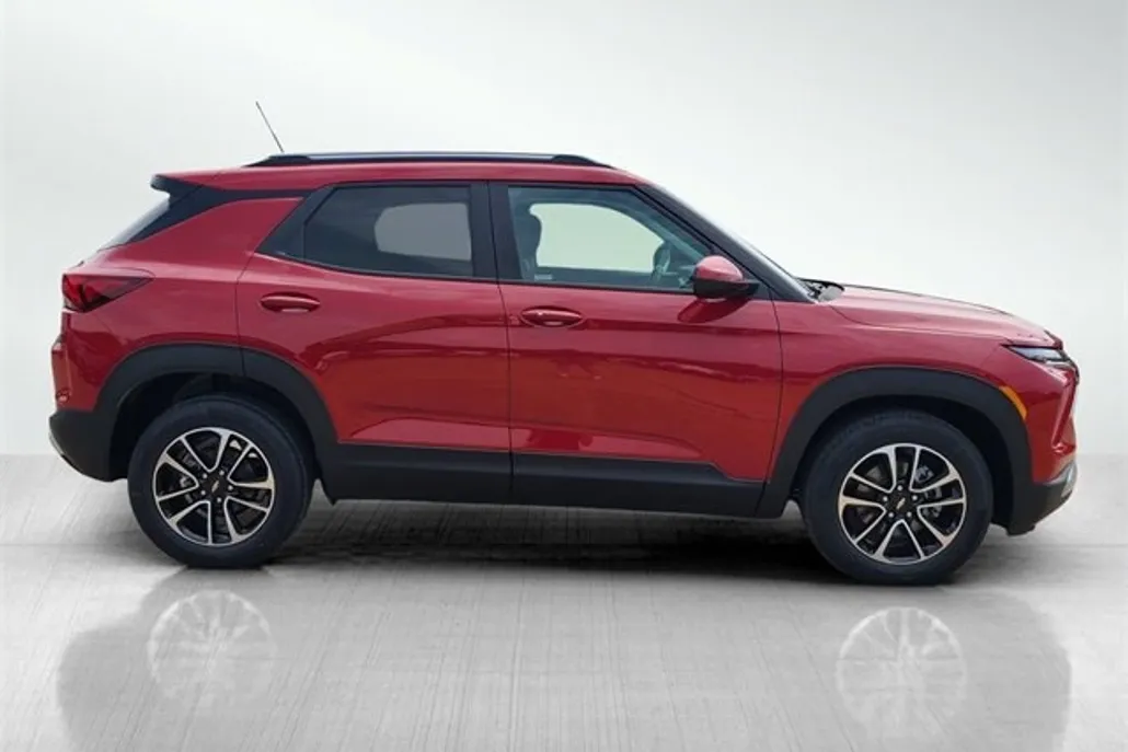 2026 Chevrolet Trailblazer LT photo 1