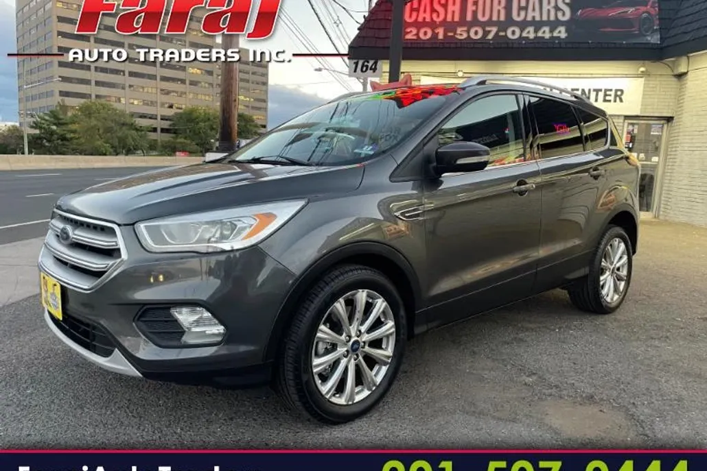 2017 Ford Escape Titanium photo 1