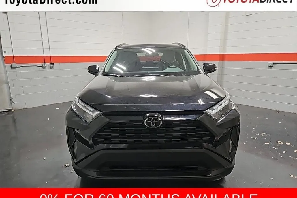 2025 Toyota RAV4 XLE photo 1