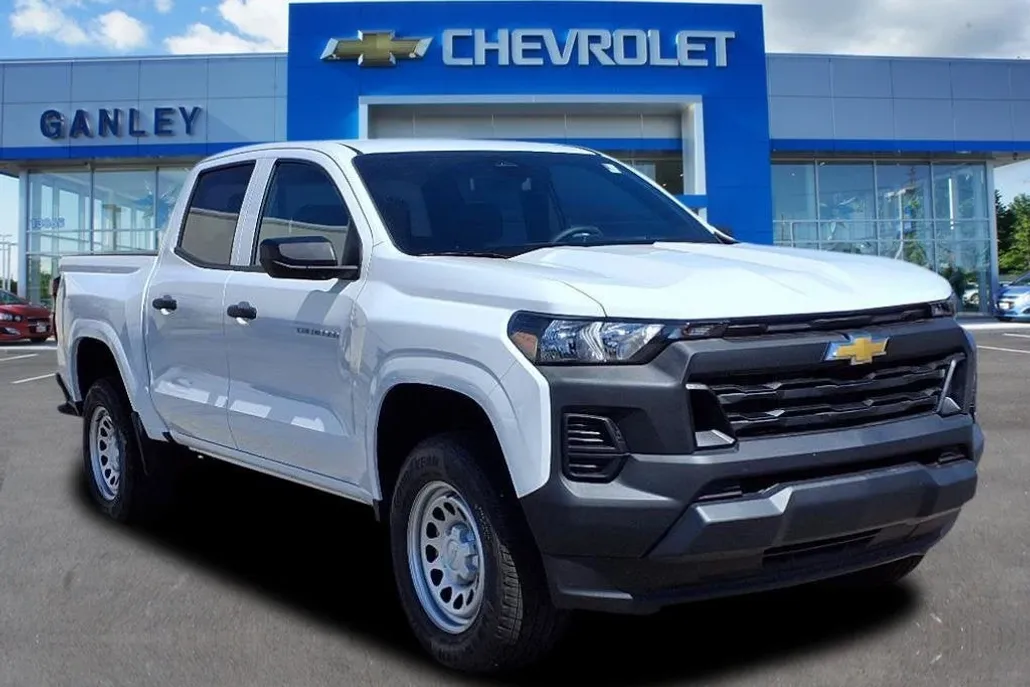 2025 Chevrolet Colorado LT photo 1