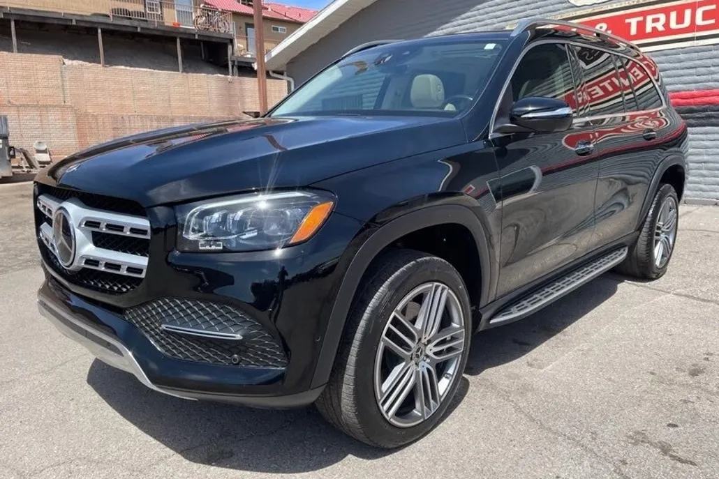 2023 Mercedes Benz GLS 450 4MATIC photo 1