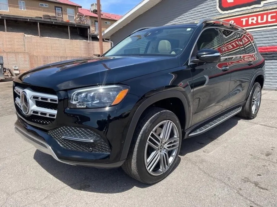 2023 Mercedes Benz GLS 450 4MATIC photo 1