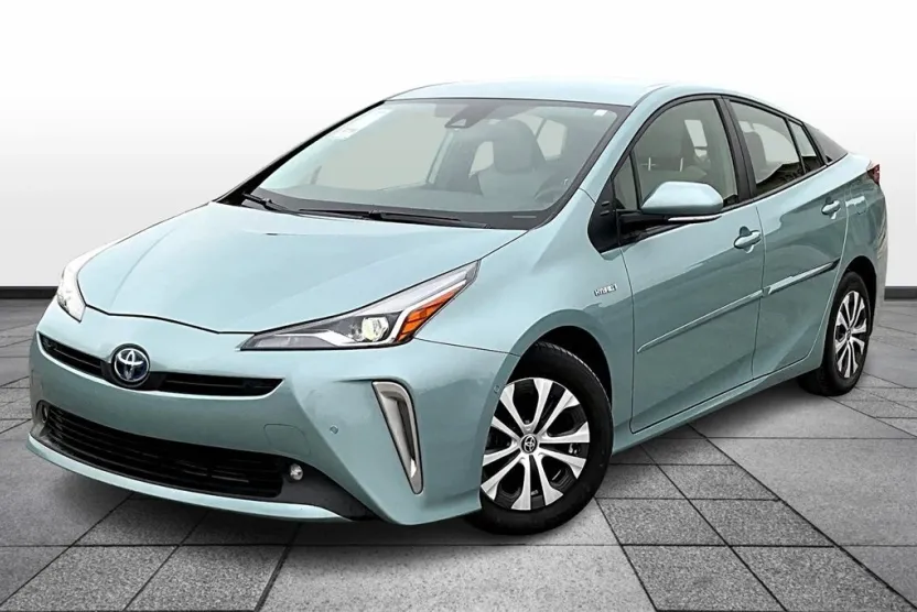 2022 Toyota Prius LE AWD-e photo 1