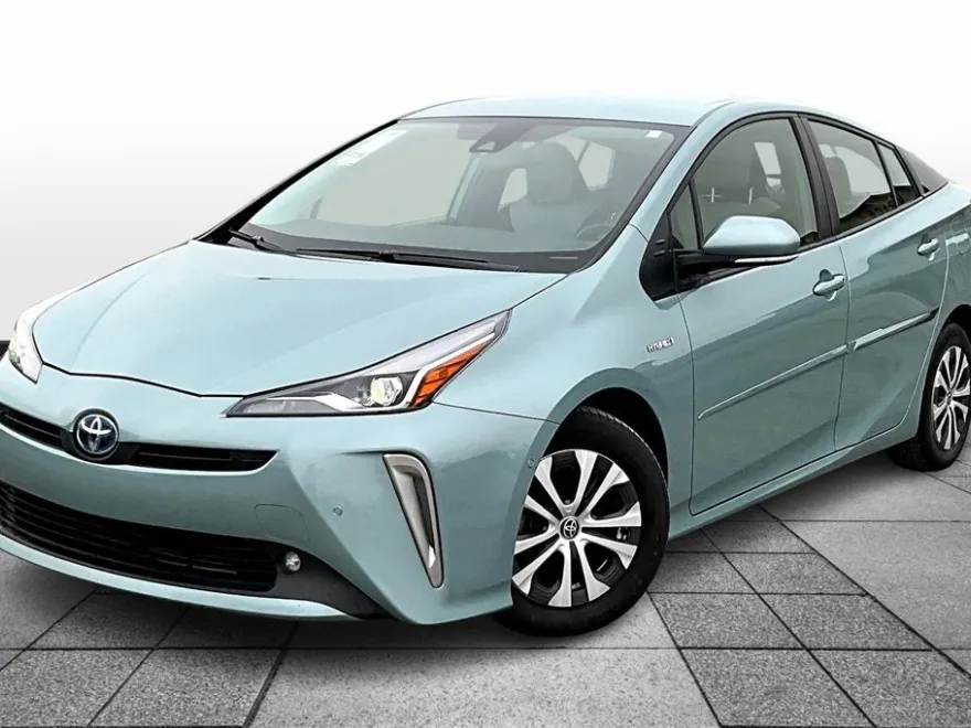 2022 Toyota Prius LE AWD-e photo 1