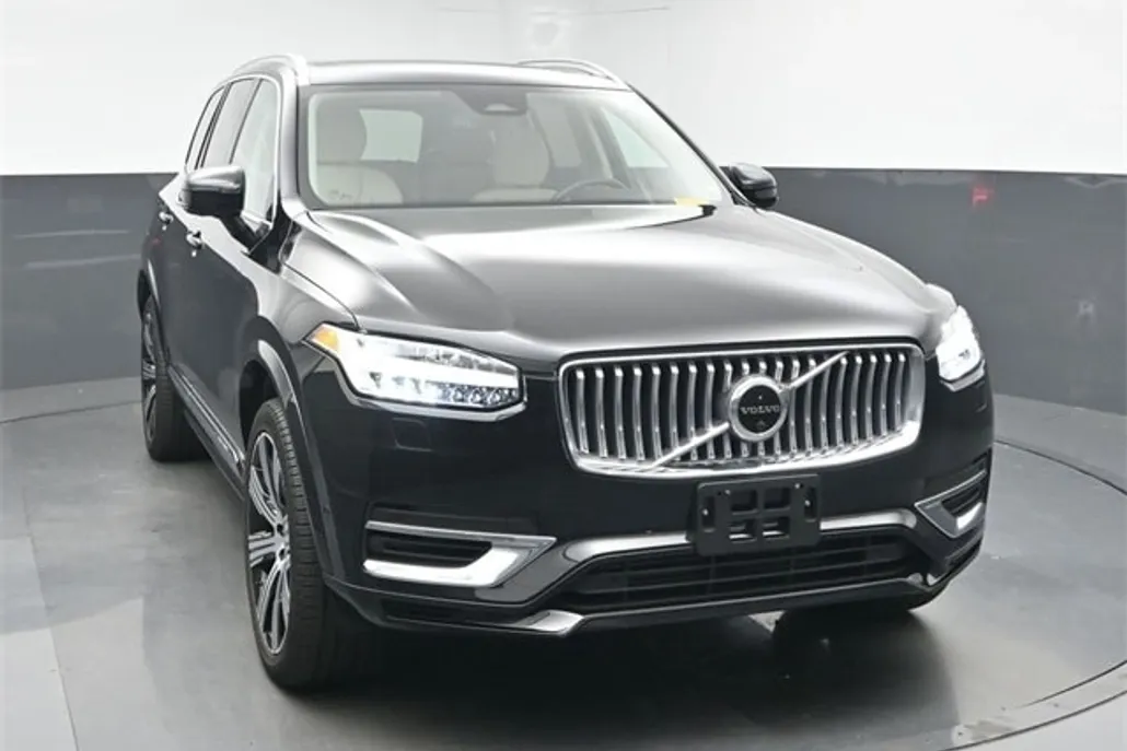 2023 Volvo XC90 Recharge T8 Plus photo 1
