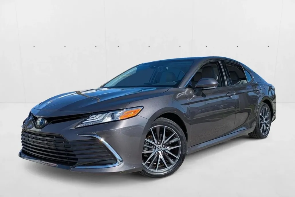 2023 Toyota Camry XLE photo 1