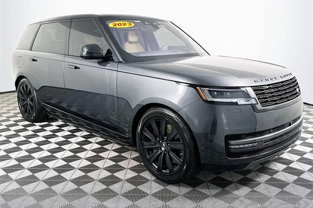 2023 Land Rover Range Rover SE photo 1