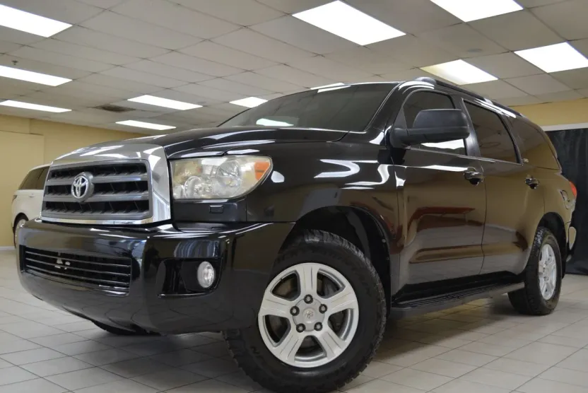 2013 Toyota Sequoia SR5 Sport photo 1