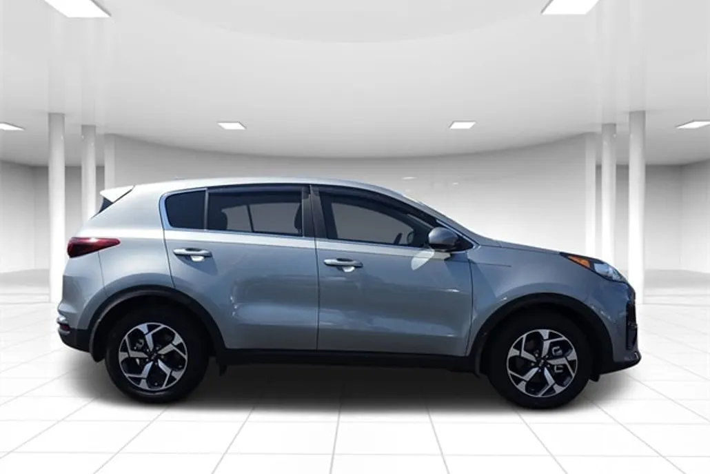 2022 Kia Sportage LX photo 1