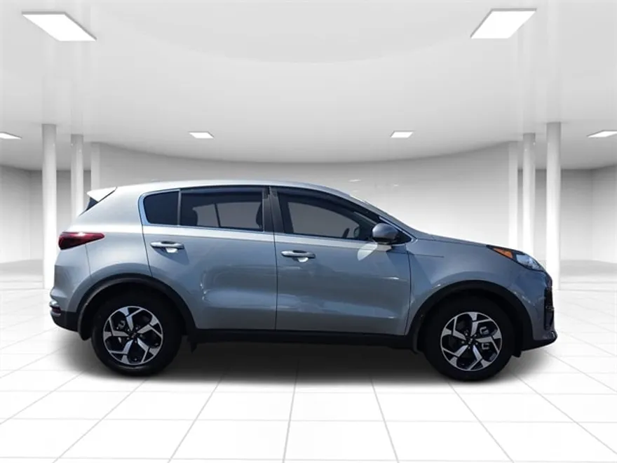 2022 Kia Sportage LX photo 1