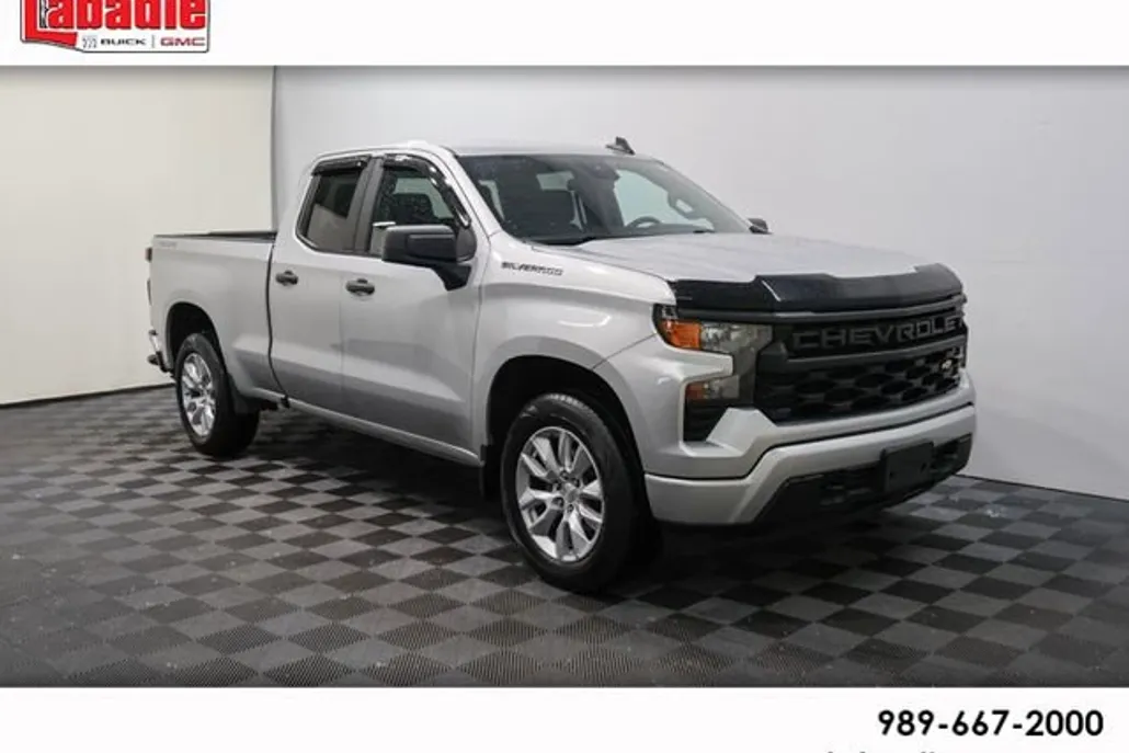 2022 Chevrolet Silverado 1500 Custom photo 1