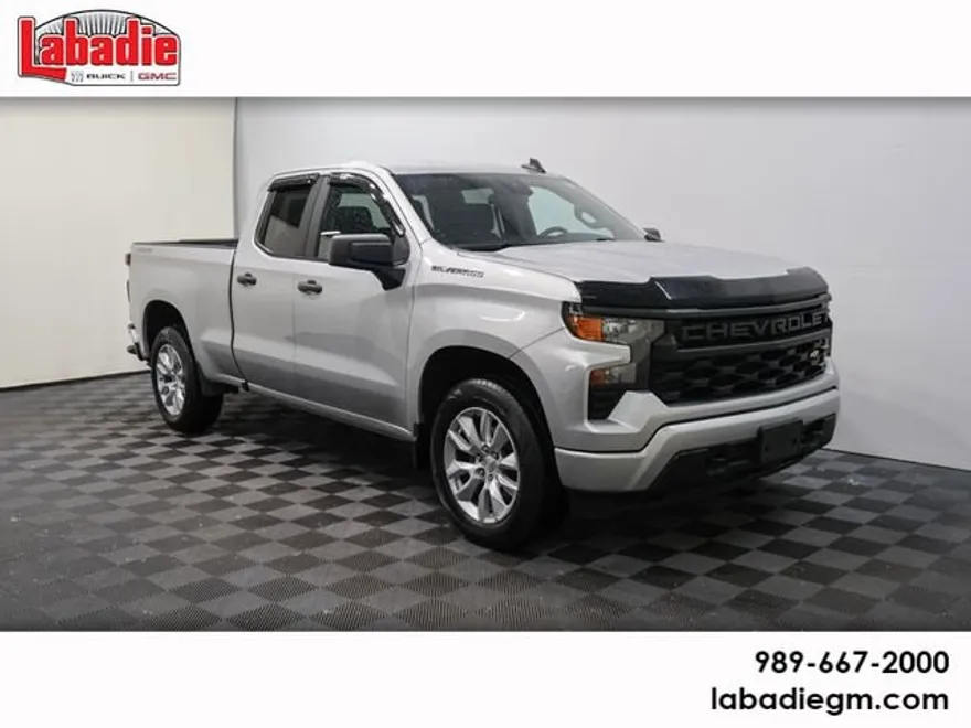 2022 Chevrolet Silverado 1500 Custom photo 1
