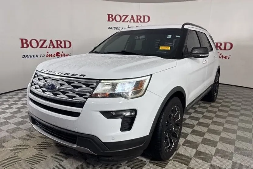 2019 Ford Explorer XLT photo 1