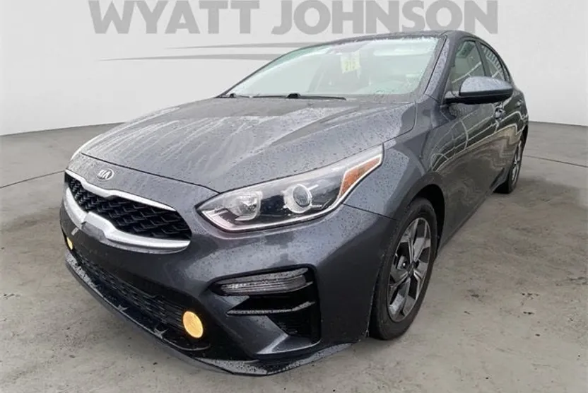 2021 Kia Forte FE LXS photo 1