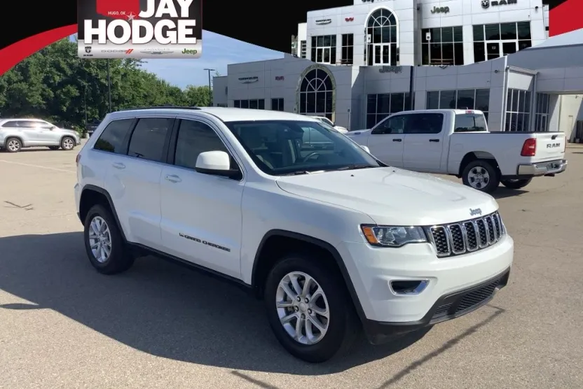 2022 Jeep Cherokee Laredo photo 1