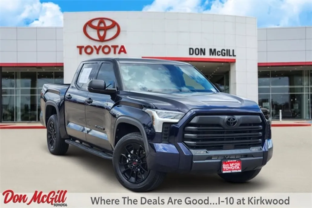2023 Toyota Tundra SR5 photo 1