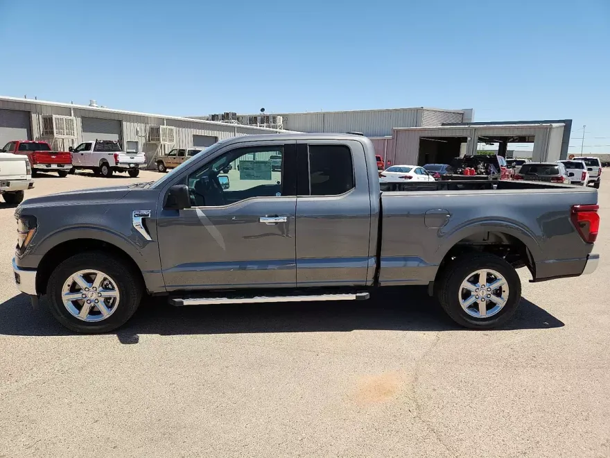 2025 Ford F-150 XLT photo 1