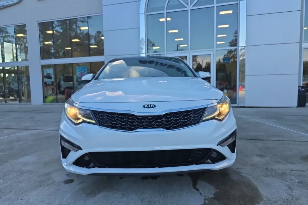 2020 Kia Optima S photo 1