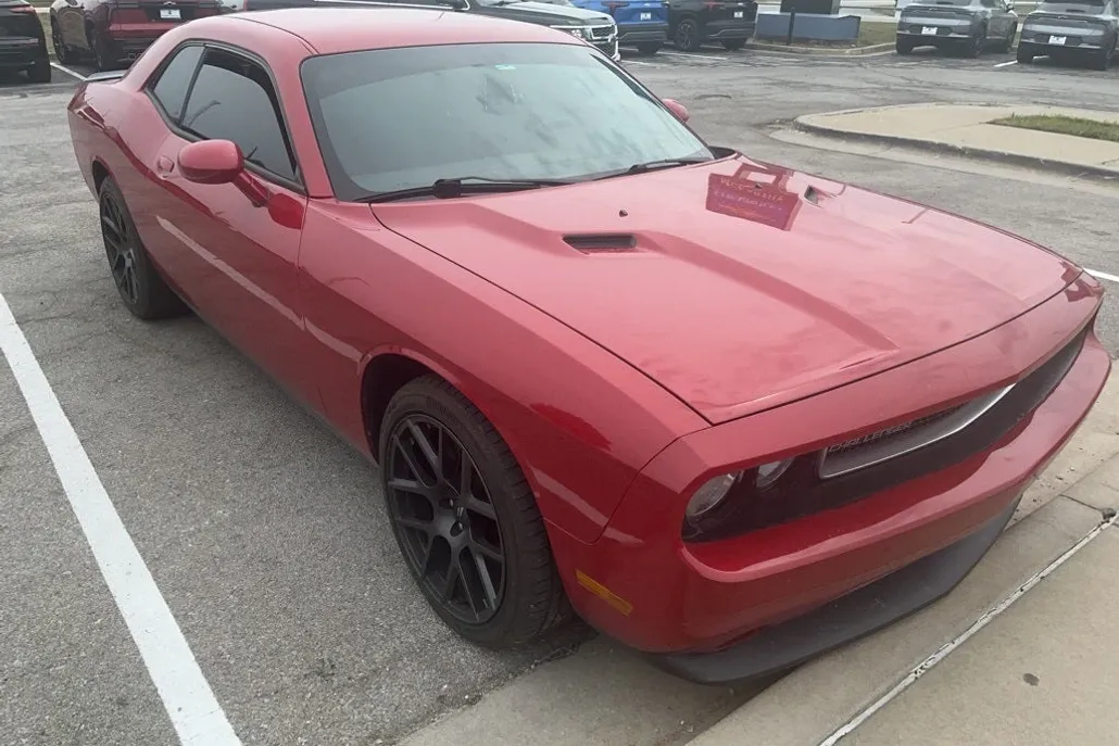 2013 Dodge Challenger R/T photo 1
