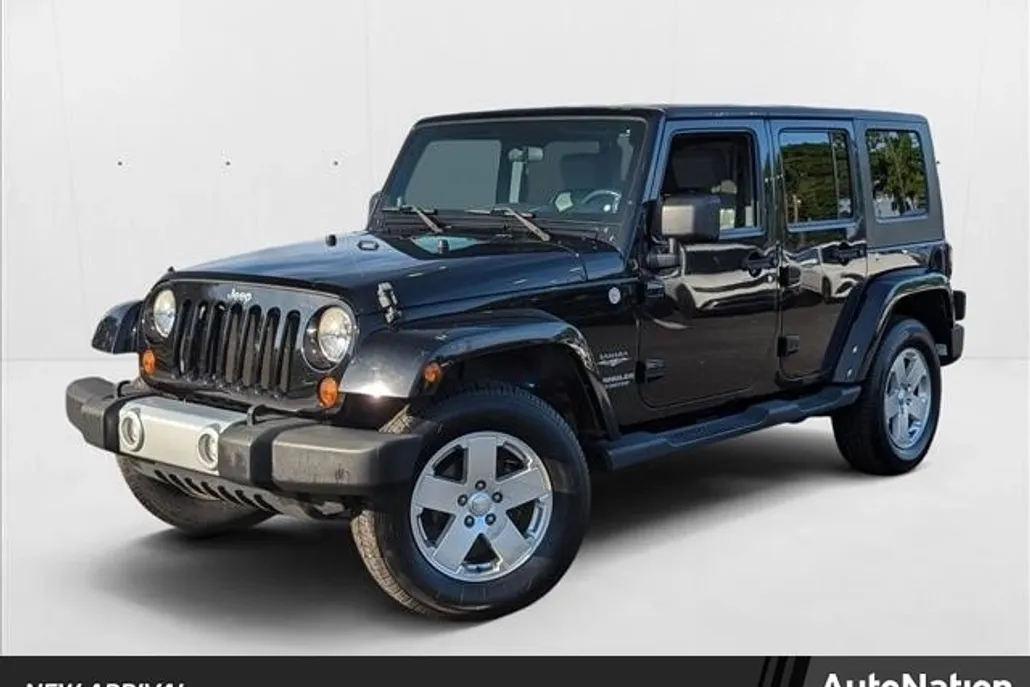 2010 Jeep Wrangler Sahara photo 1