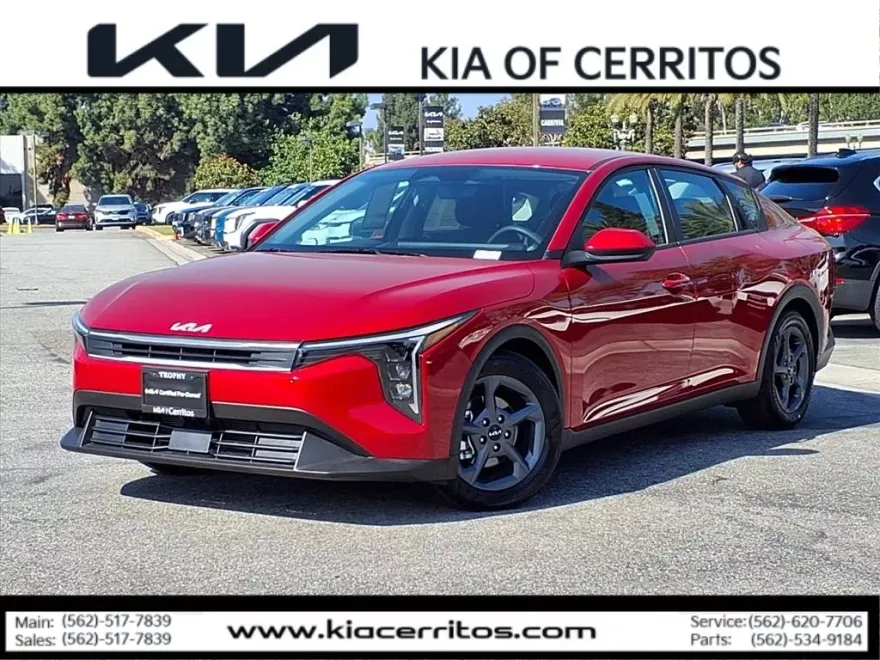 2025 Kia K4 LXS photo 1