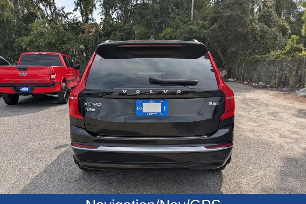 2023 Volvo XC90 Plus photo 1