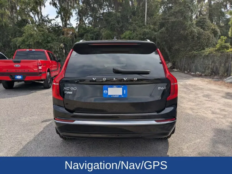 2023 Volvo XC90 Plus photo 1