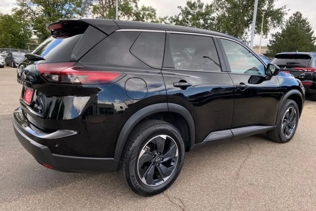 2024 Nissan Rogue SV photo 1