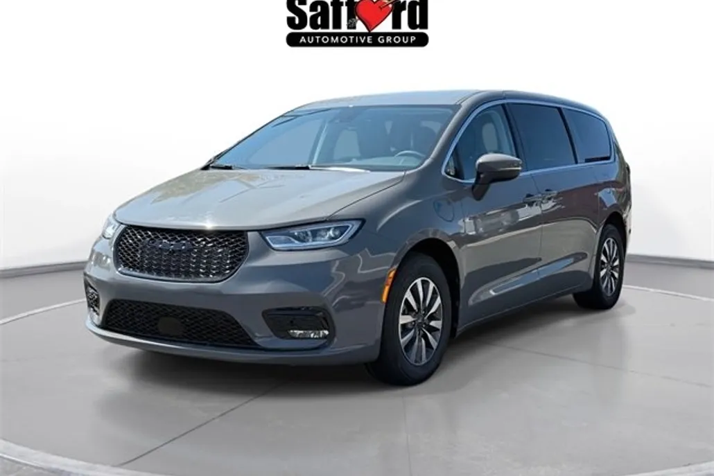 2023 Chrysler Pacifica Hybrid Touring L photo 1