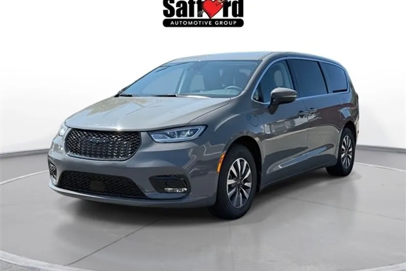 2023 Chrysler Pacifica Hybrid Touring L photo 1