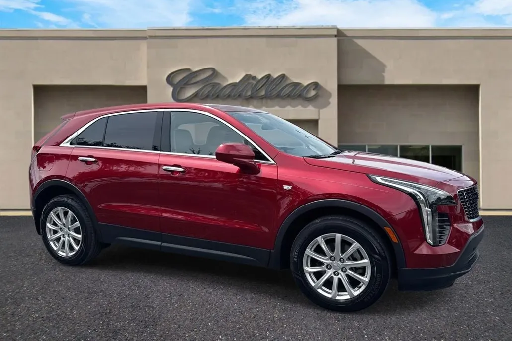 2019 Cadillac XT4 Luxury photo 1