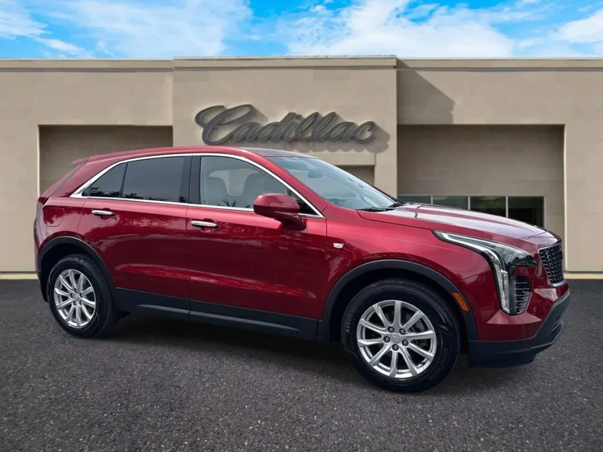 2019 Cadillac XT4 Luxury photo 1