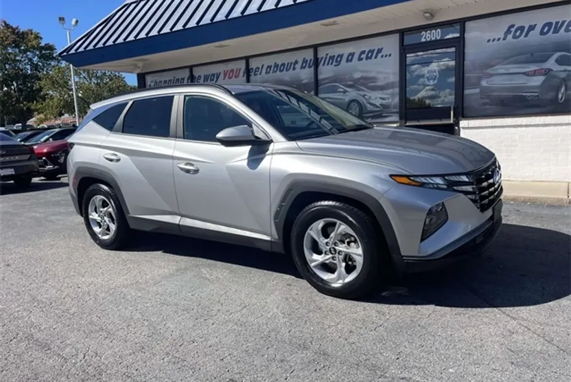 2024 Hyundai Tucson SEL photo 1