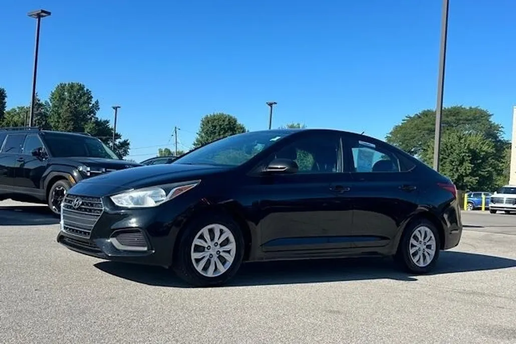 2021 Hyundai Accent SE photo 1