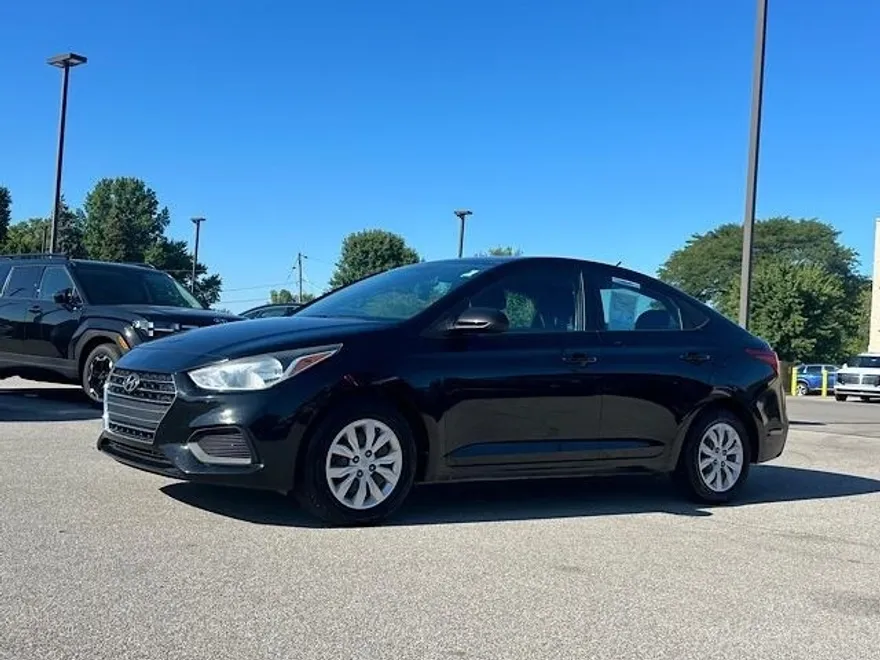 2021 Hyundai Accent SE photo 1