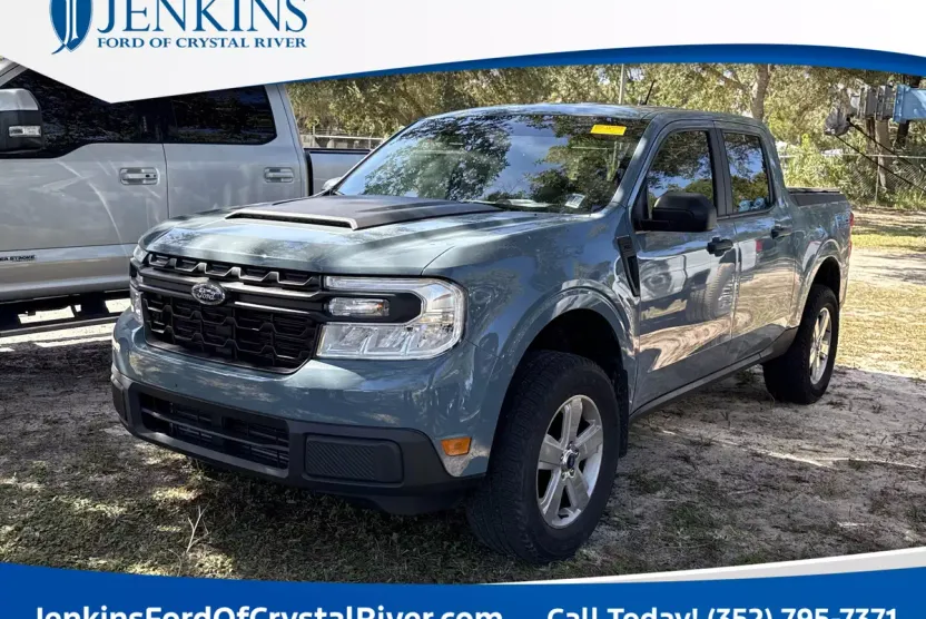 2023 Ford Maverick XL photo 1