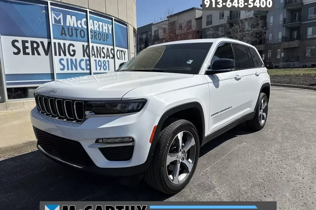2023 Jeep Grand Cherokee Limited photo 1