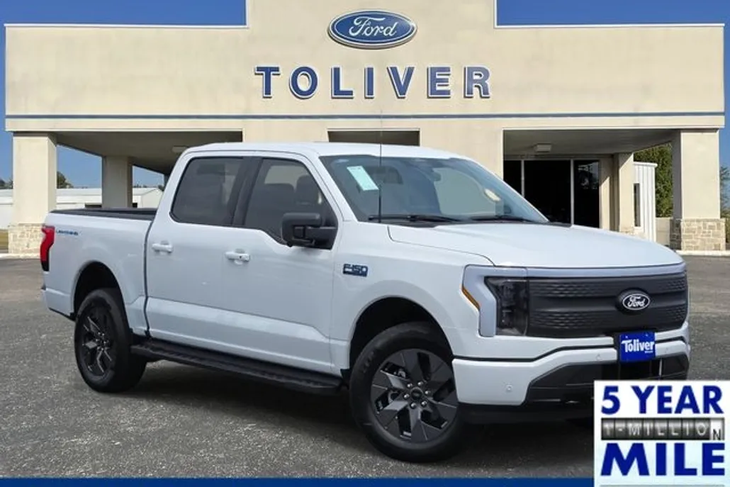 2025 Ford F-150 Lightning photo 1