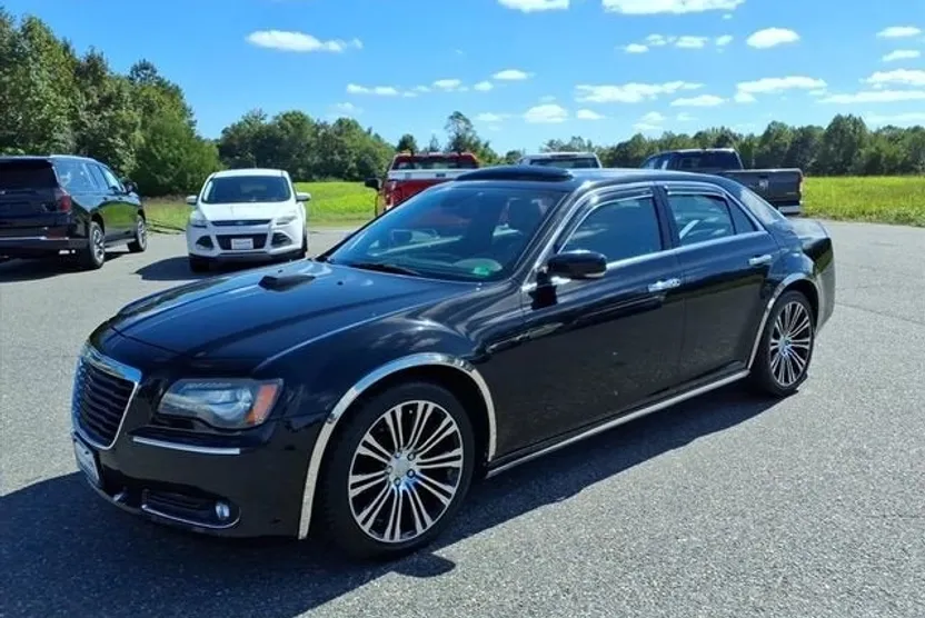 2012 Chrysler 300 photo 1