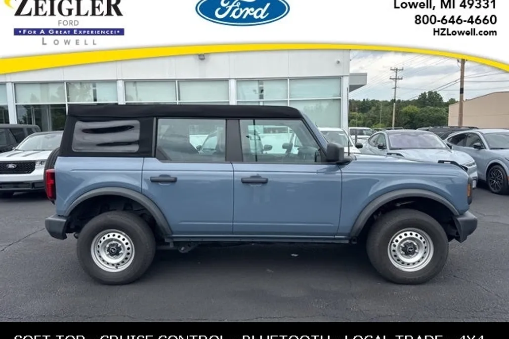 2023 Ford Bronco Base photo 1