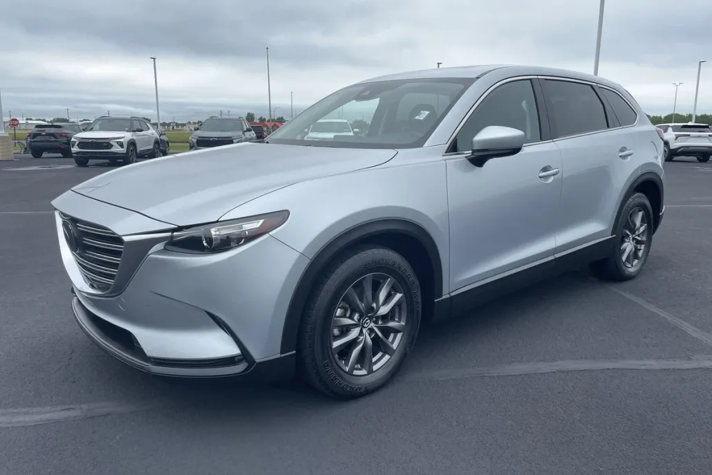2023 Mazda CX-9 Touring photo 1