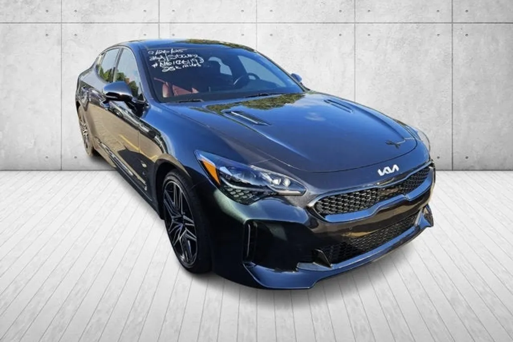 2022 Kia Stinger GT2 photo 1