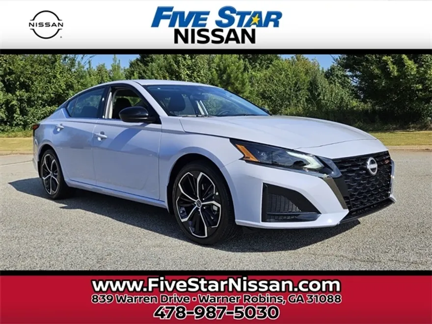 2025 Nissan Altima 2.5 SR photo 1