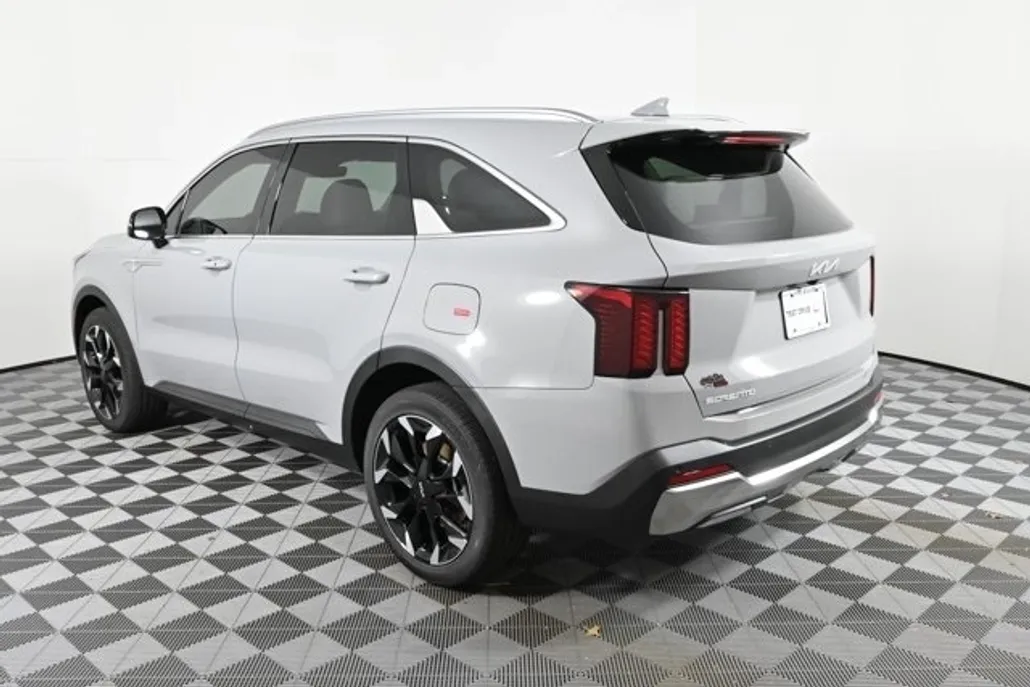 2025 Kia Sorento EX photo 1