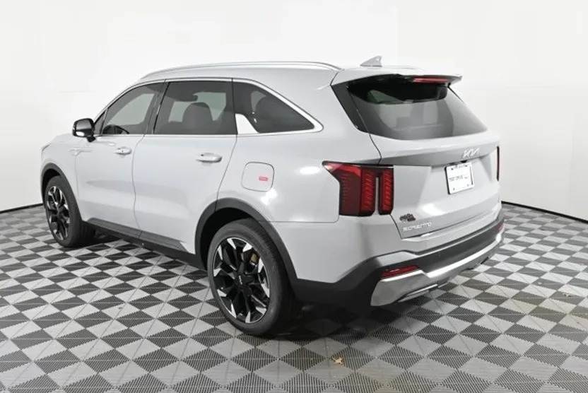 2025 Kia Sorento EX photo 1