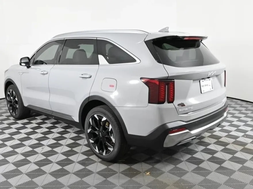 2025 Kia Sorento EX photo 1