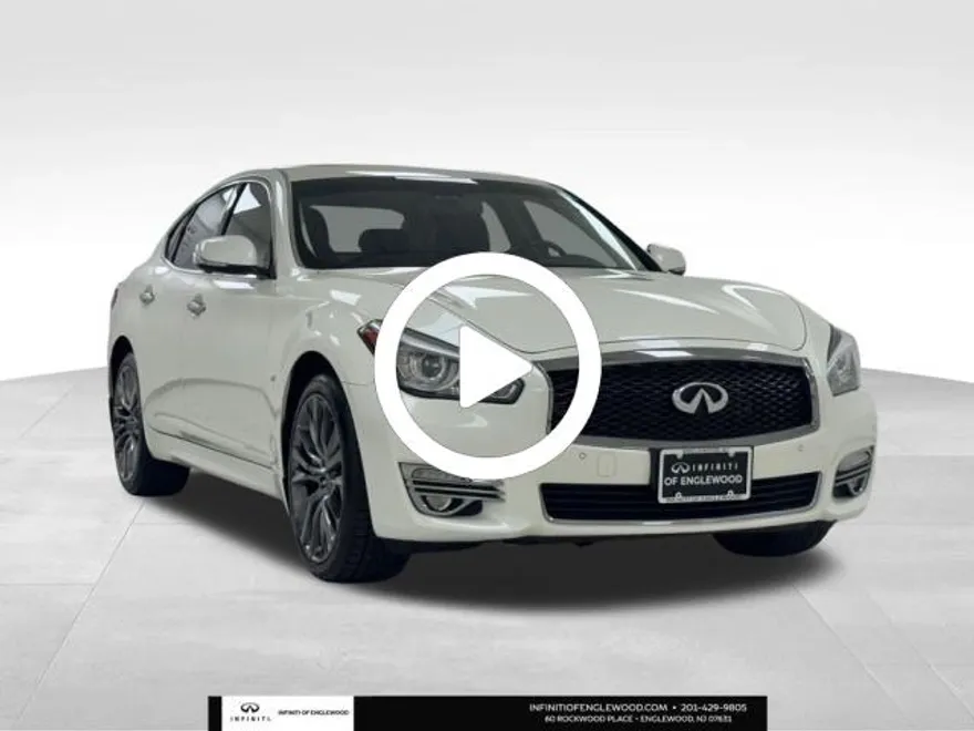2019 Infiniti Q70 photo 1