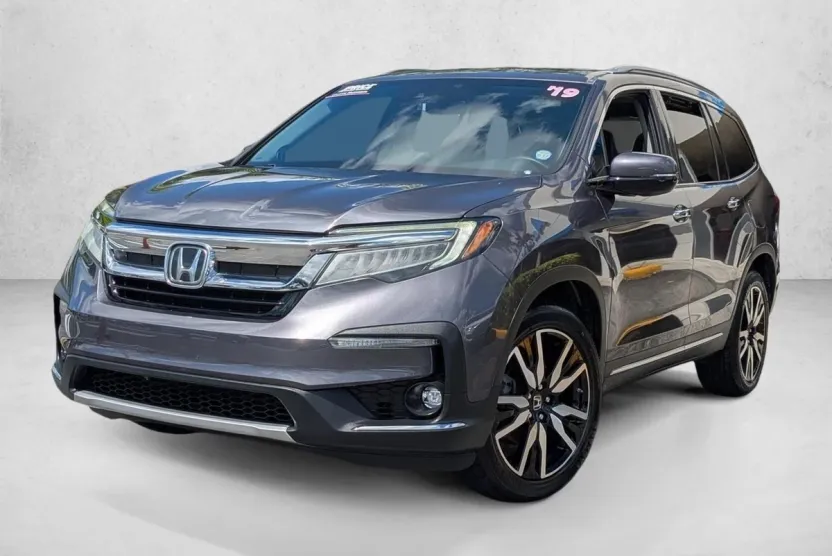 2019 Honda Pilot Touring photo 1