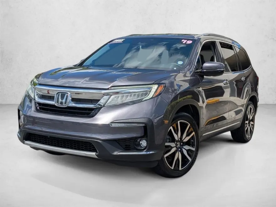 2019 Honda Pilot Touring photo 1